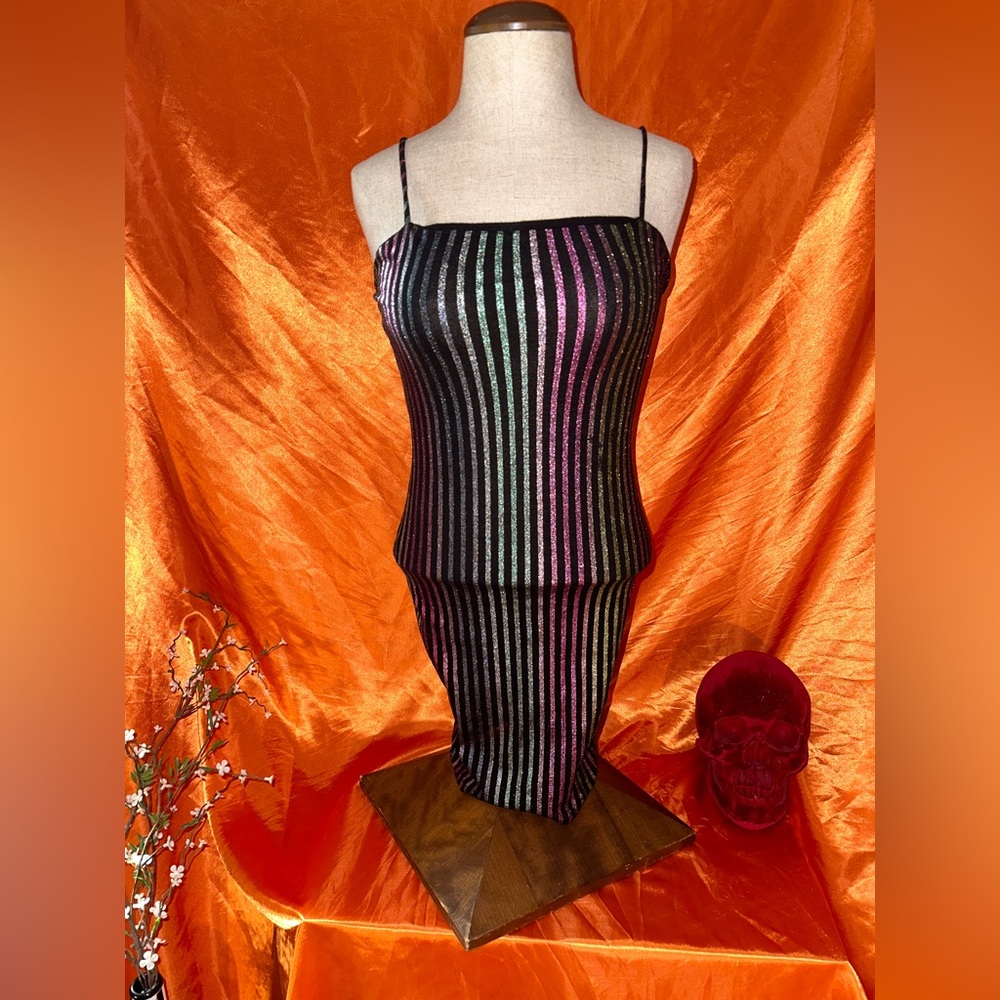 Cute sparkly Fashion Nova dress!